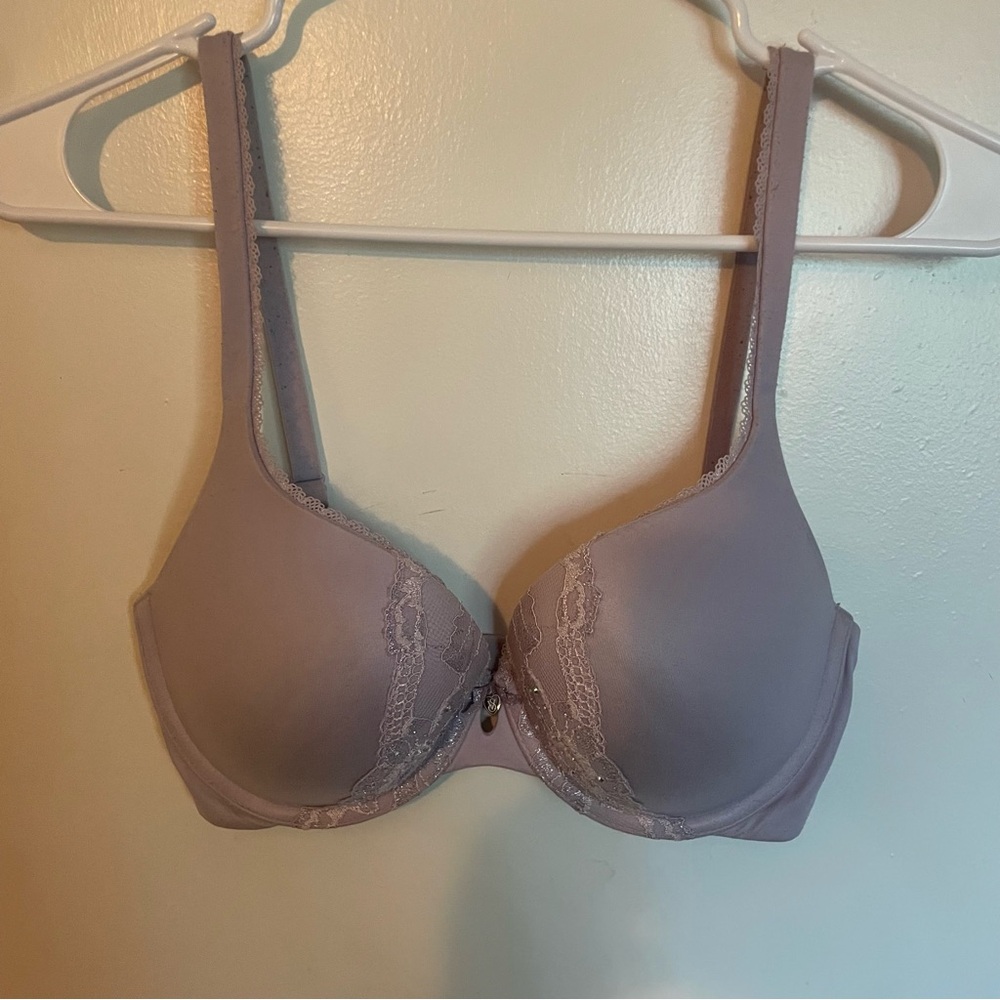 Victoria’s Secret body by Victoria padded perfect coverage size 32DD